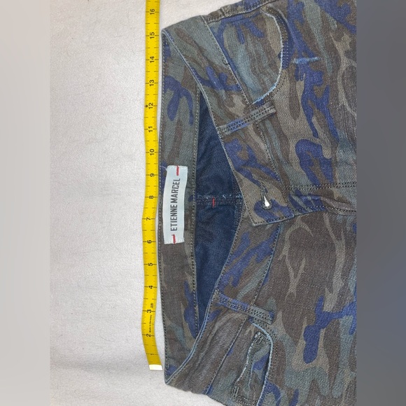 Stylish Camo Skinny Jeans for Women - Picture 7 of 9